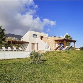 4  bedroom villa with pool, Scopello, sleeps 8